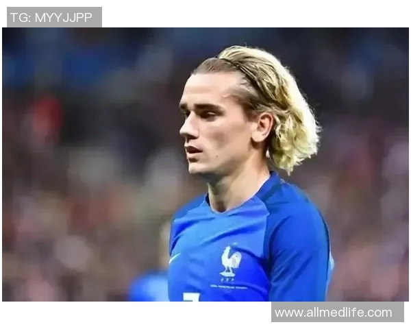 足球明星长发飘飘展现风采与个性引领时尚潮流的魅力之旅